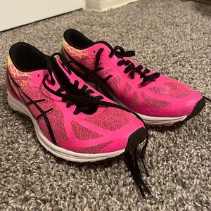 NWOT ASICS pink Gel DS Racer 11
